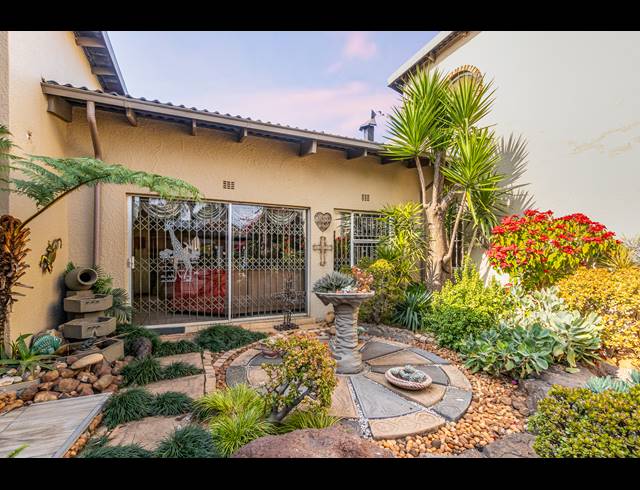 6 BEDROOM FREEHOLD FOR SALE IN SUNWARD PARK